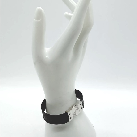Louis Vuitton Check It Unisex Graphite Damier Bracelet - Picture 9 of 9